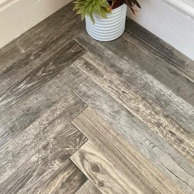 Porcelain tiles ideal for parquet pattern